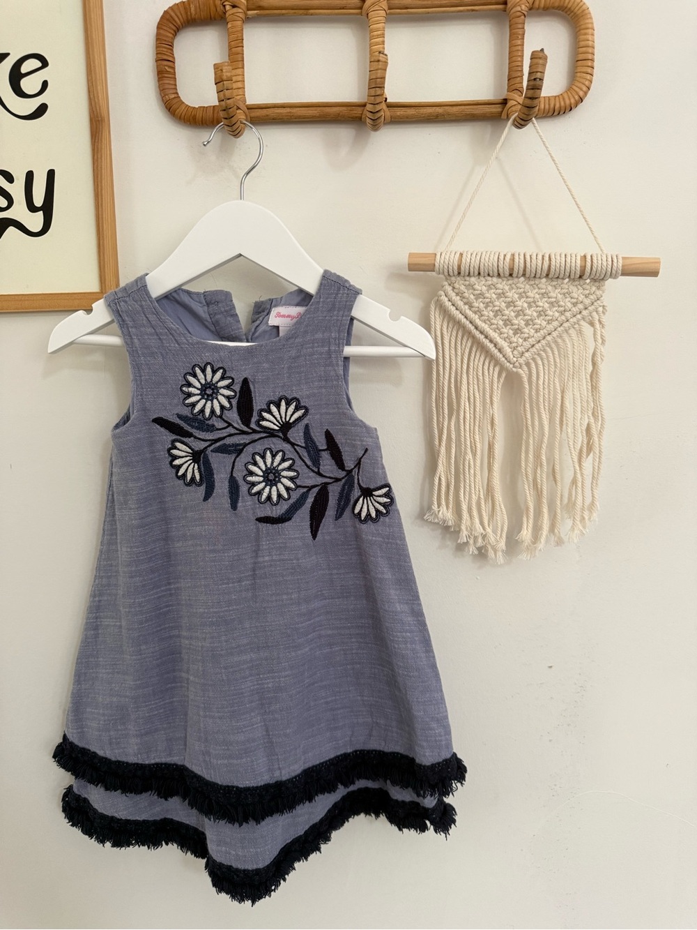 Tommy Bahama - 2T - floral embroidered dress